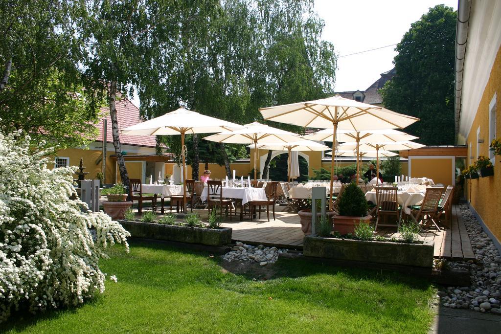 Schloss Muehldorf Feldkirchen an der Donau Étterem fotó